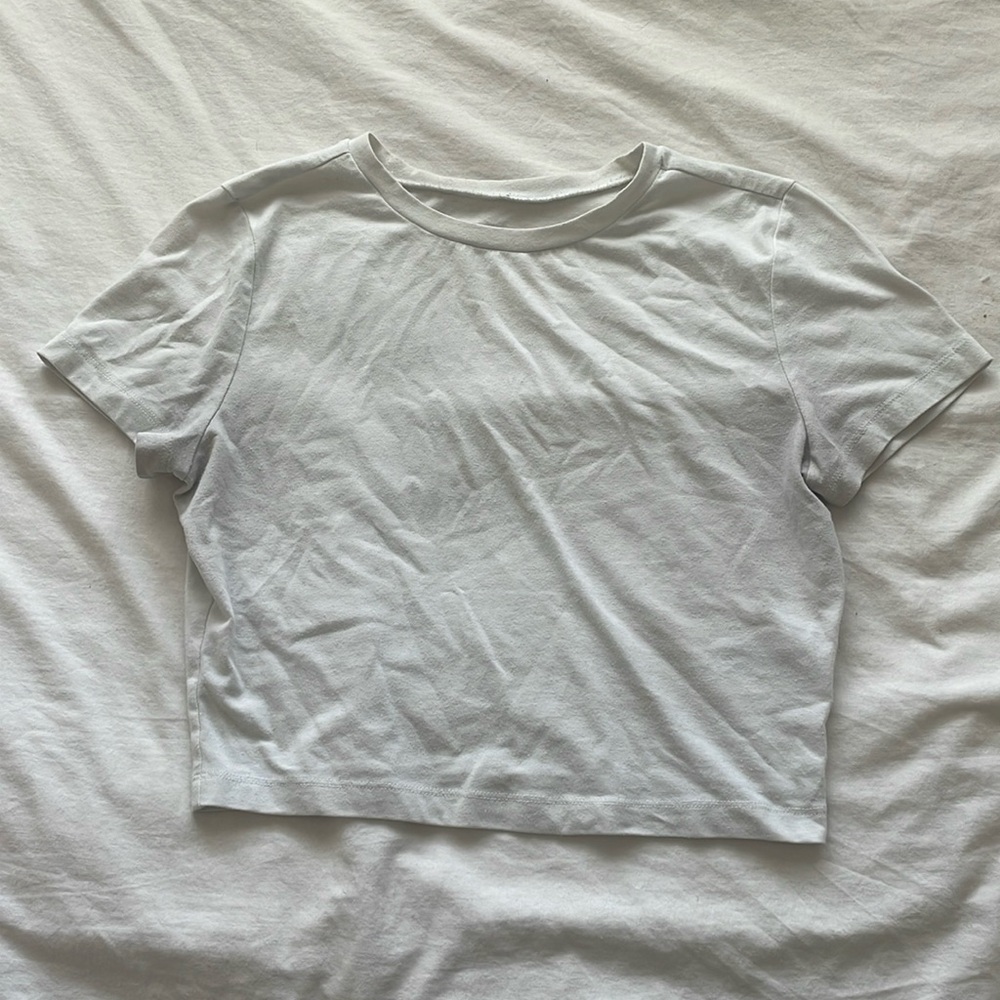 Plain white t shirt